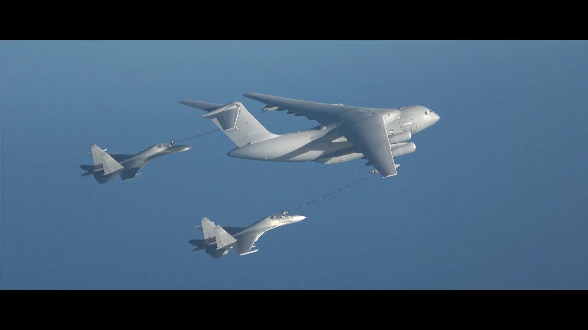《铸剑》！南部战区空军超燃短片(图2)