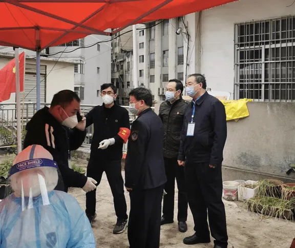 湘西卫监驰援怀化疫情防控工作队完成核酸采样点前三轮督导工作(图1)