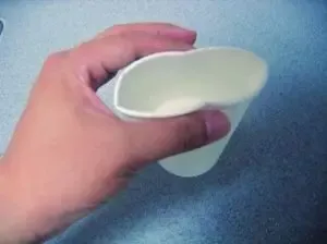 生活常识-我用4招辨别一次性纸杯好坏(图2)