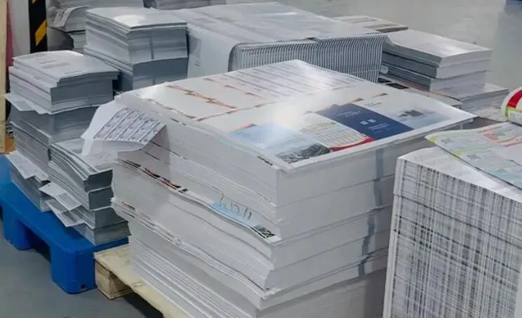 印刷知识-烫金UV模切凹凸等工艺的出血规范(图3) 印刷知识-烫金UV模切凹凸等工艺的出血规范(图1)