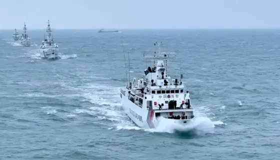 福建海警在厦金海域开展综合执法演练