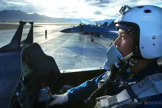 等你加入！2022空军招飞简章发布(图1)